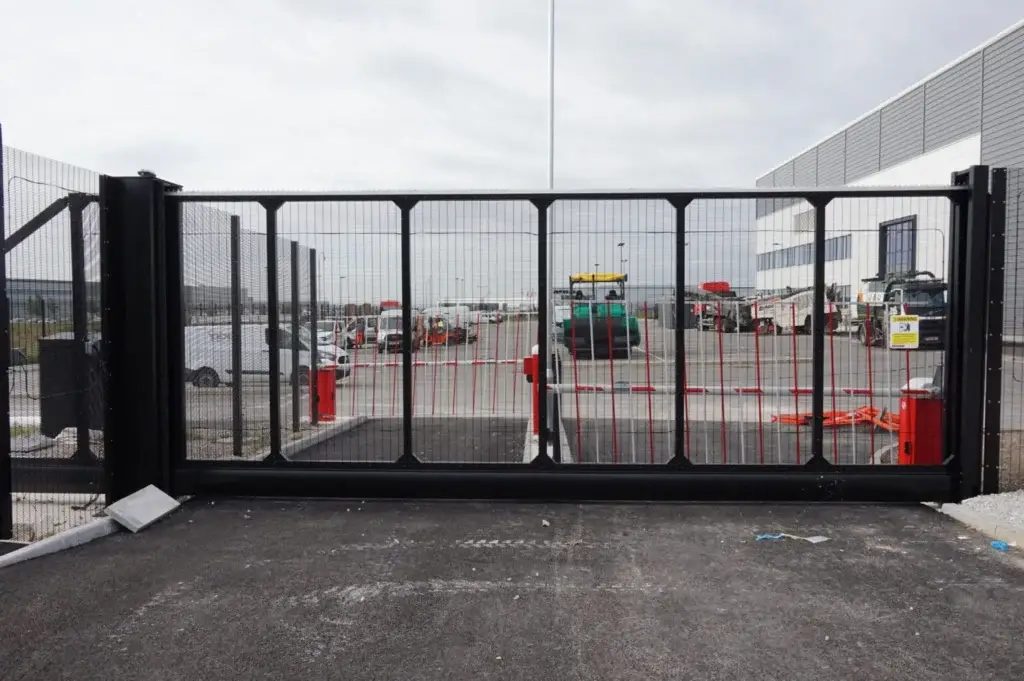 SR2-Sliding-Gates-1536x1022